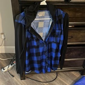 No boundaries blue plaid hooded shirt